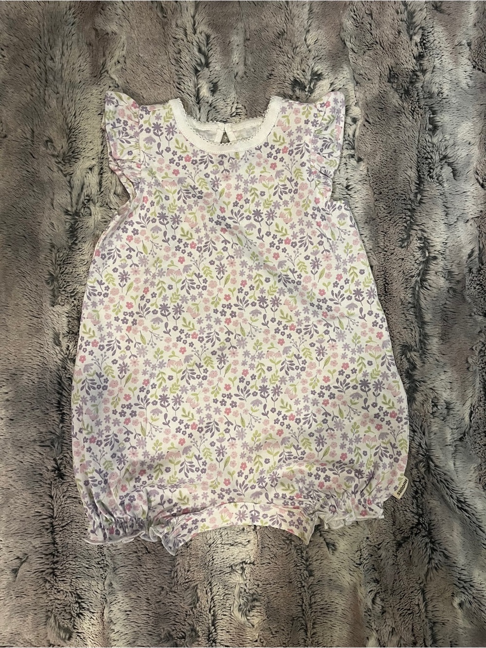 4/25$ Huggies Baby Floral Cotton Romper in White and Pastel